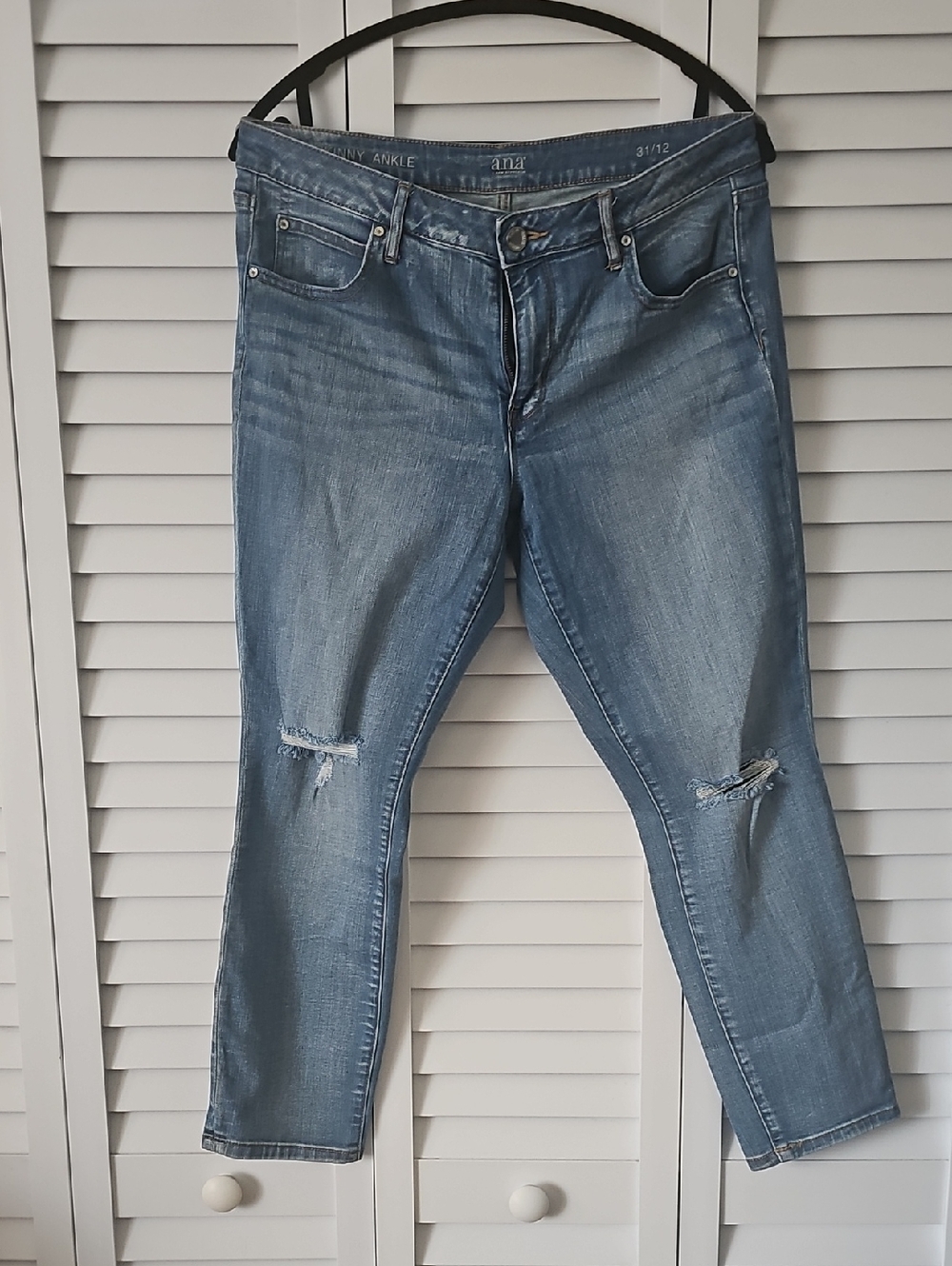 Anna Light Blue Skinny Ankle Jeans with Knee Distress